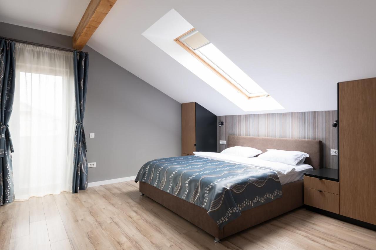 Discovery Aparthotel Cluj Napoca Bagian luar foto