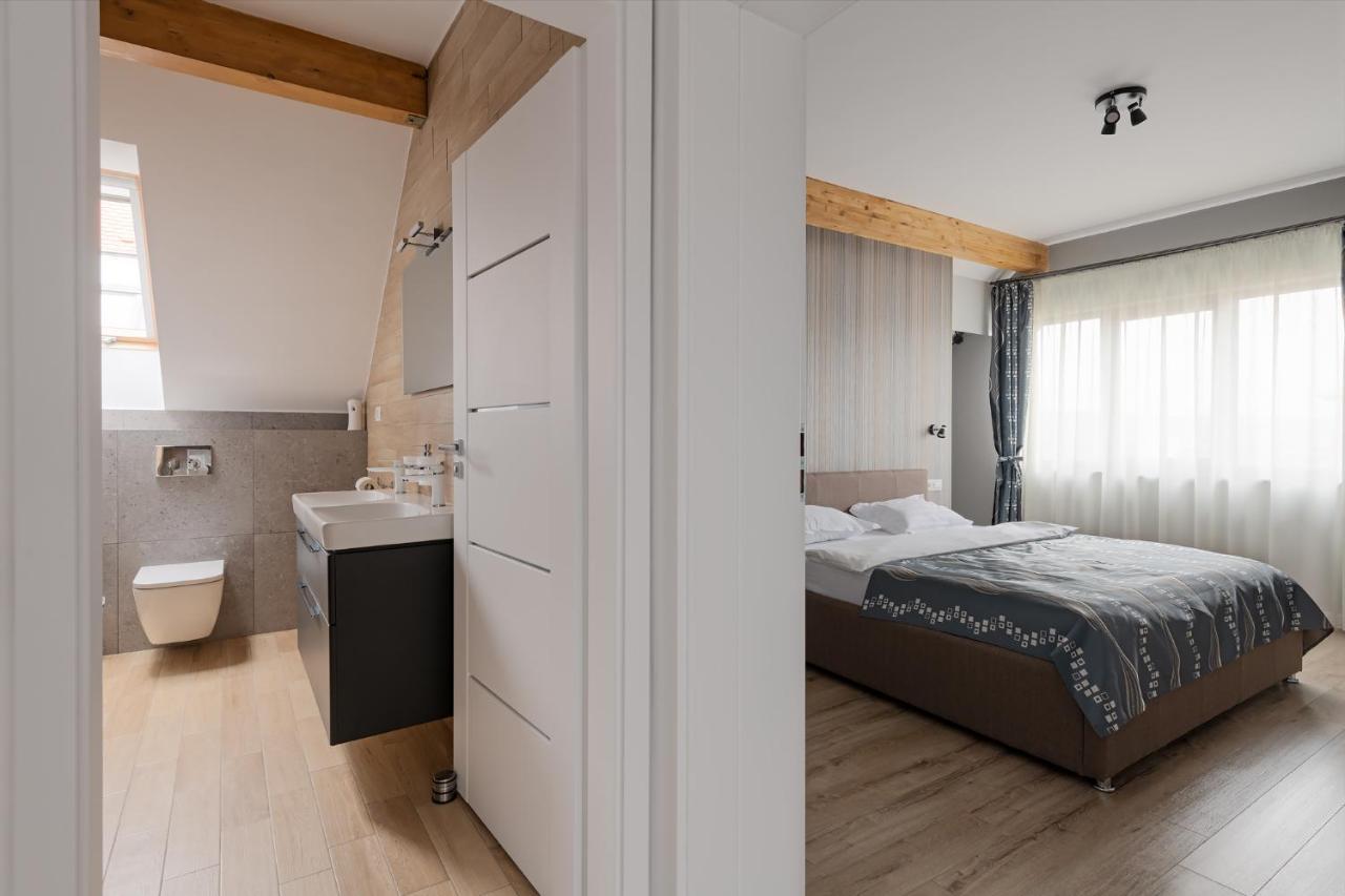 Discovery Aparthotel Cluj Napoca Bagian luar foto